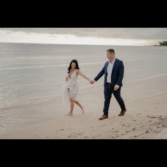 Size 10 Madi Lane Bridal dress worn for an hour retail is 2200$ save 1000& today - Picture 1 of 5